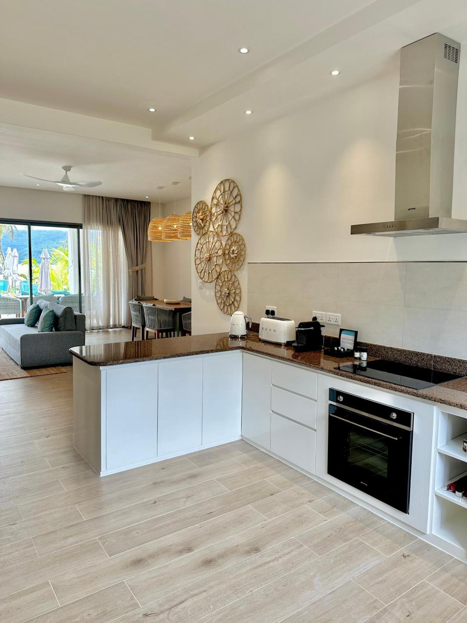 Pineapple Beach Villas Baie Lazare  ภายนอก รูปภาพ