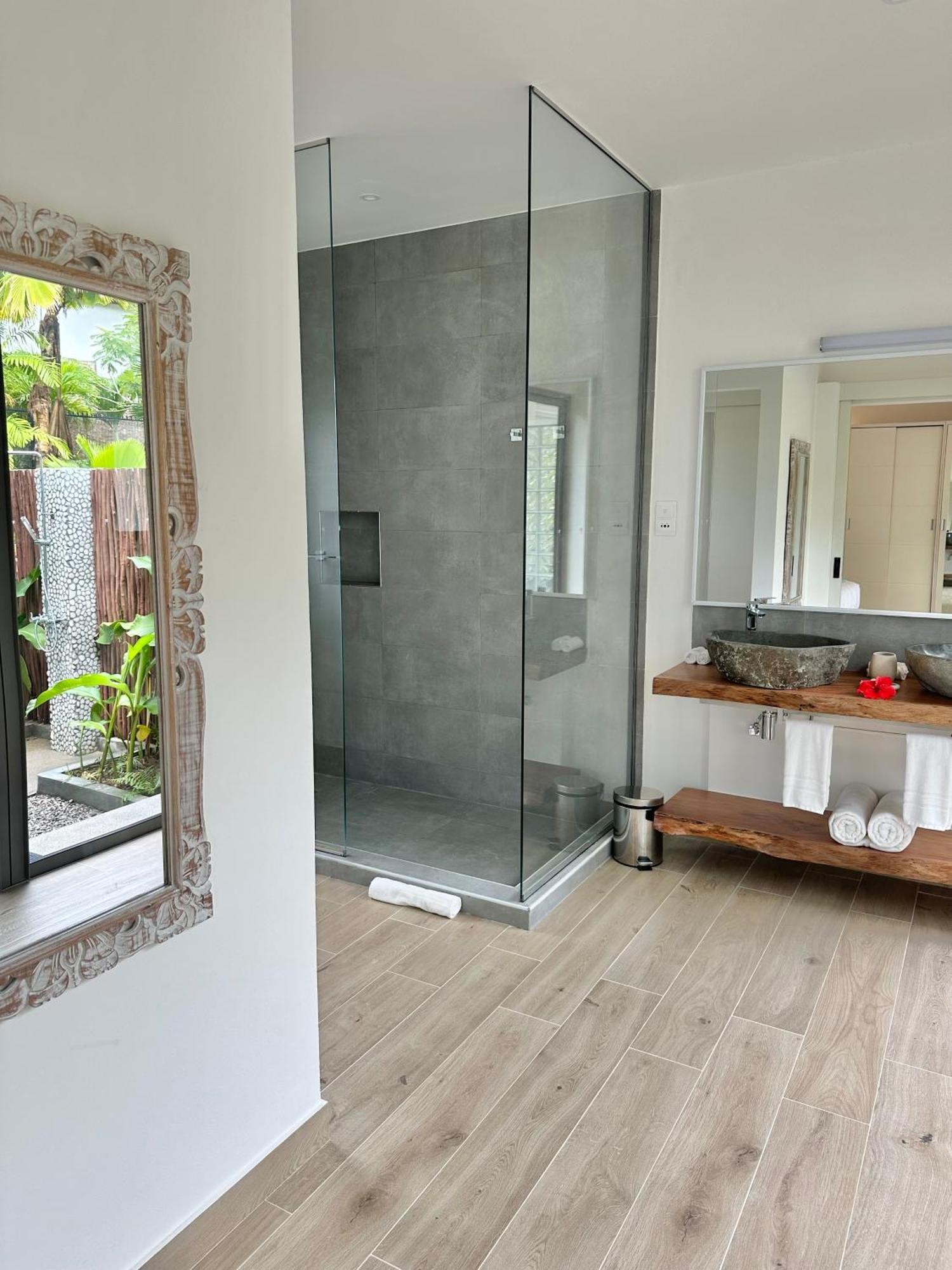 Pineapple Beach Villas Baie Lazare  ภายนอก รูปภาพ